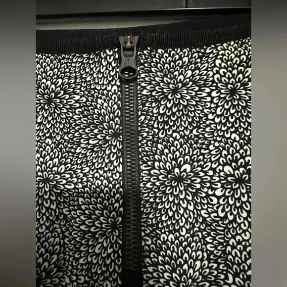 267. Lululemon Circuit‎ Breaker Skirt Size 8 White Black Tennis - Picture 6 of 6